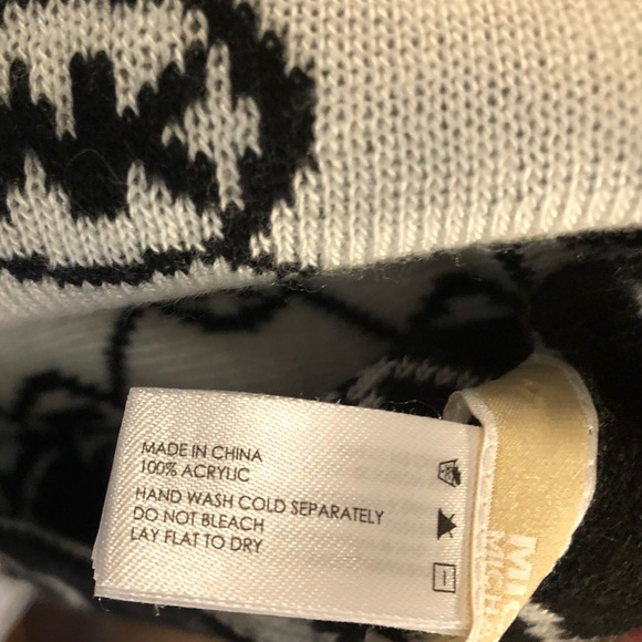 Michael Kors black and white reversible winter scarf with logo - Picture 4 of 6